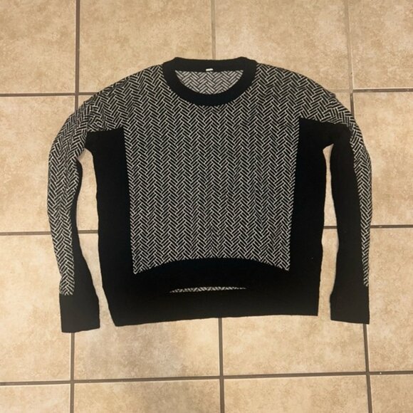 Lululemon Yogi Crew Merino Wool Sweater in Black / White - Women sz 6/8 - Picture 1 of 5